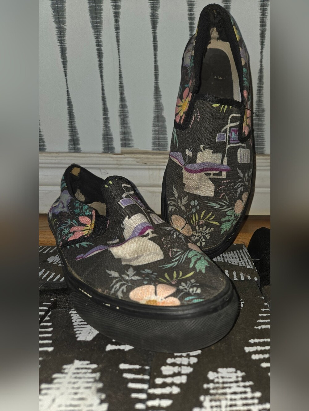 Floral Dental Print Slip-On Sneakers Women's US 8 Canvas Shoes, Groove Bags